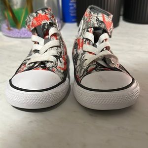 Converse high top dinosaur size 8